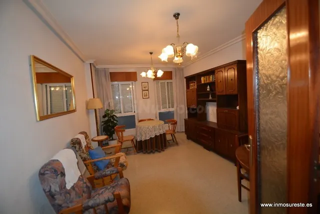 ¡¡ PRECIO REBAJADO !! Piso en el centro de Orihuela. Viviend