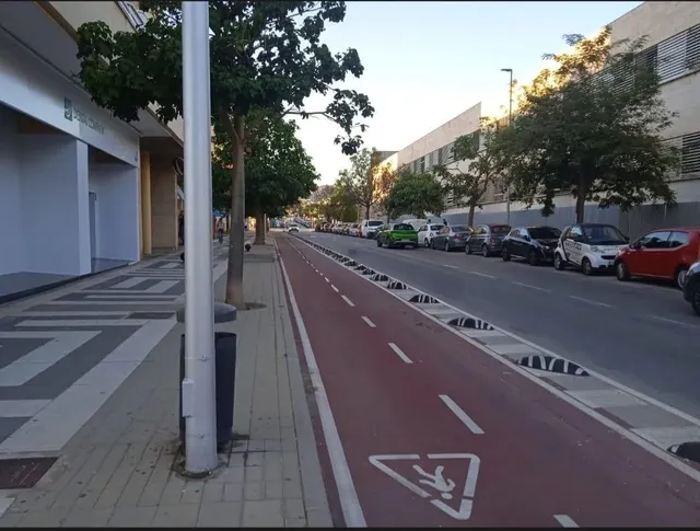 PLAZA DE GARAJE AMPLIA EN TEATINOS | ESPACIO PARA COCHE Y MOTO — 6