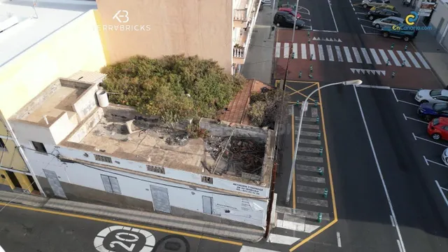 Venta de Casa 199 m2 con terreno de 160 m2 en Guia de Isora. - foto 3