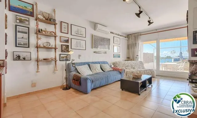 Exclusiva casa con amarre de 10x4 m y vistas al parque natur - foto 5