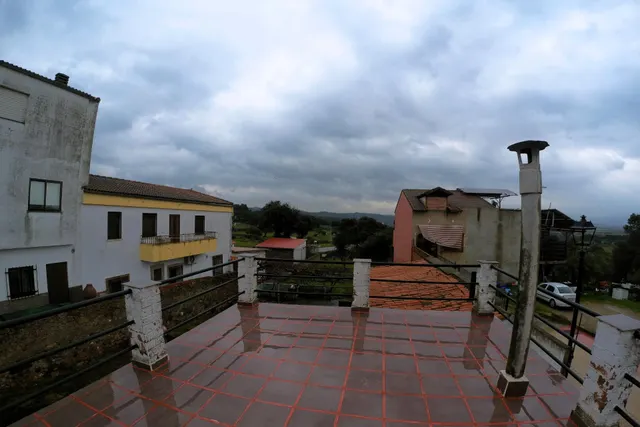 Casa con parcela en Valdeobispo — 12