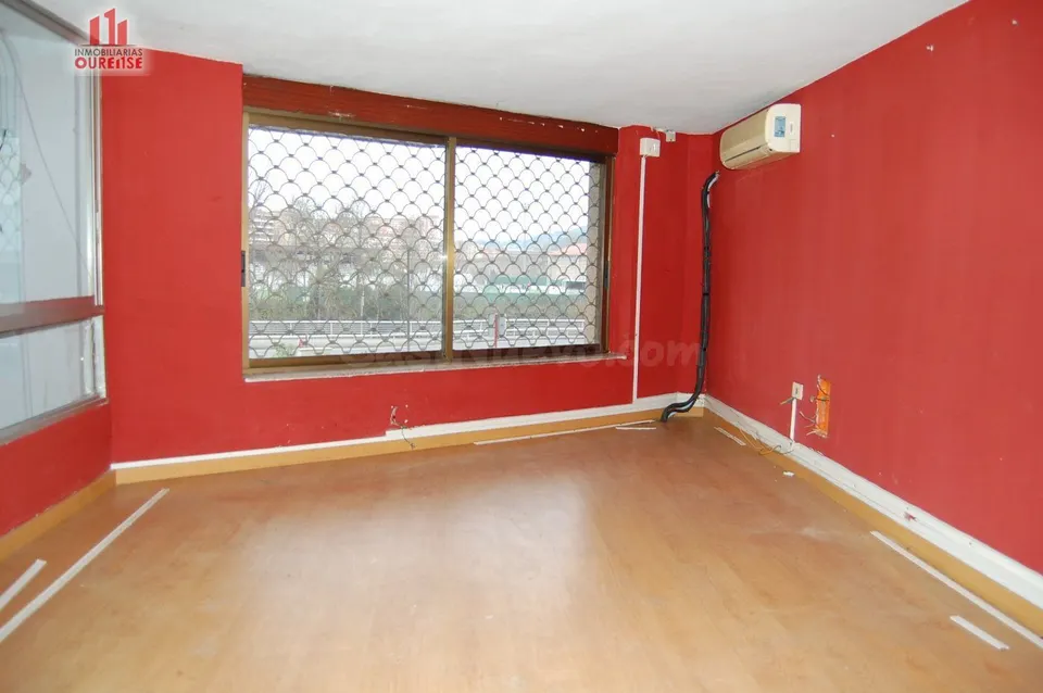 LOCAL COMERCIAL CON GARAJES EN LA ZONA DEL COUTO