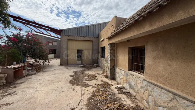 Venta de casa de campo con terreno en Baños y Mendigo. - foto 2