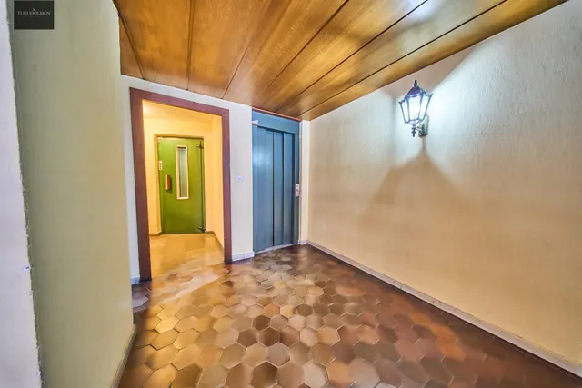 Residencia exclusiva en Paseo del Salón con vistas despejadas — 40