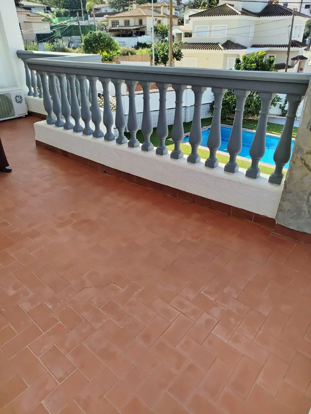 Se vende chalet independiente en Algeciras, zona colonia san miguel. — 46