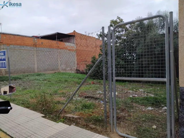 Venta de Suelo Urbano Residencial en C/MANZANEDA - Badajoz - foto 3