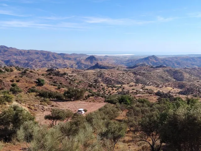 Finca rústica con vistas panorámicas a Málaga y la Costa – A - foto 2
