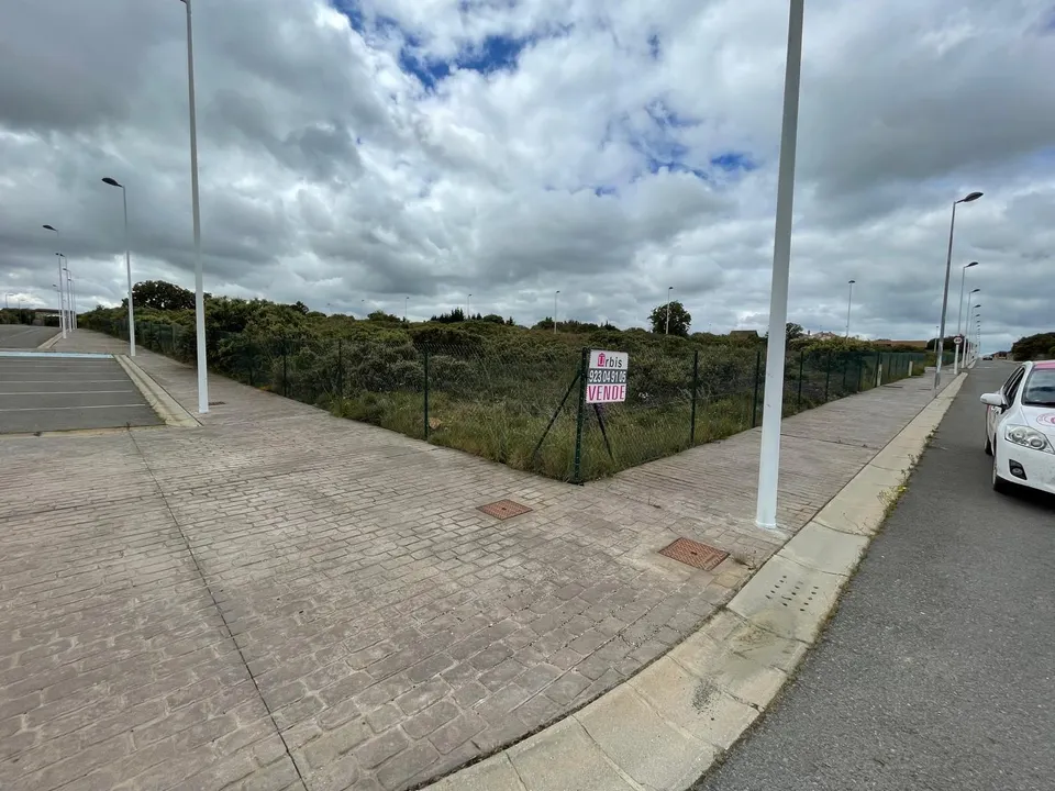 Urbis te ofrece una parcela en venta en Buenavista, Salamanca.