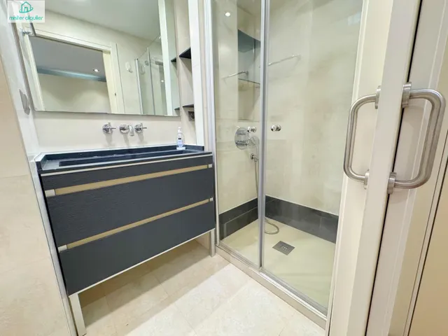 ELEGANCIA MEDITERRÁNEA A POCOS METROS DE LA ARENA DORADA — 22