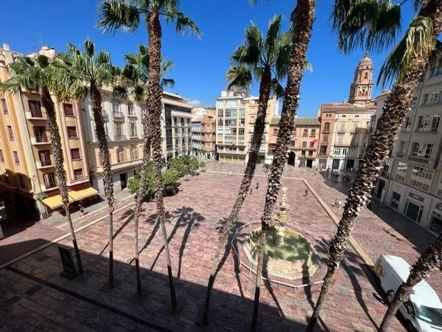 4 DORMITORIOS EN ULTIMA PLANTA EN CENTRO HISTORICO DE MALAGA