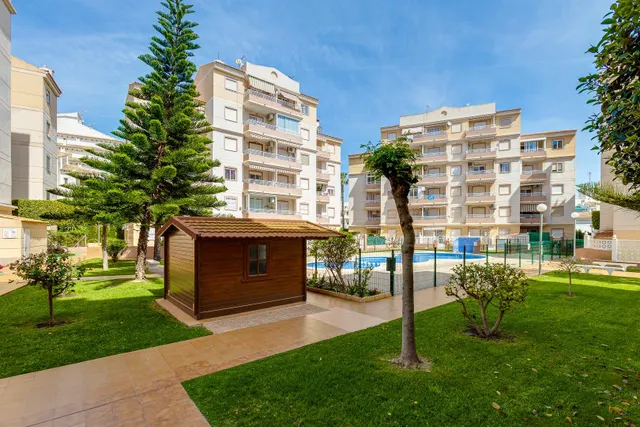 Apartamento de dos dormitorios en residencial con piscina comunitaria — 41