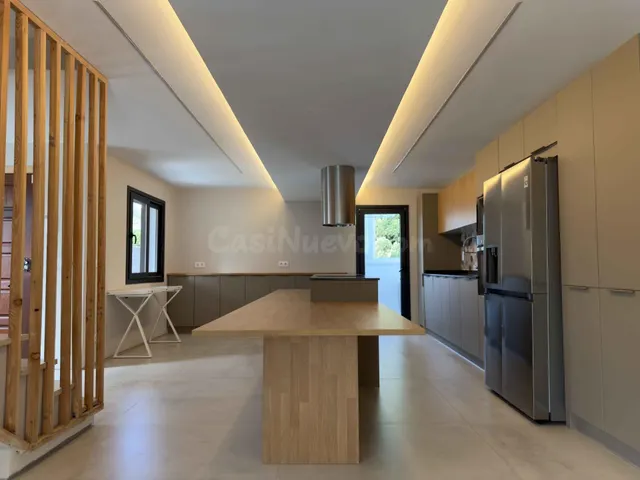 Casa Reformada, Moderna y a Solo 7 Minutos de la Playa – ¡Ub