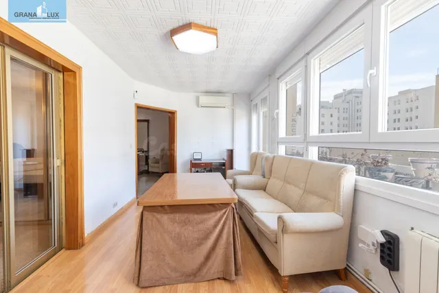 Estupendo piso  en la última planta en calle doctor azpitarte — 2