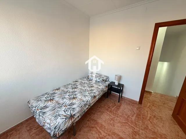 Dúplex reformado de 3 habitaciones con terraza en zona virgen del remedio de Alicante — 16
