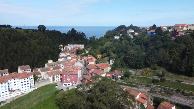 OPORTUNIDAD PARA PROMOTORES, CONSTRUCTORES E INVERSORES EN CUDILLERO — 48