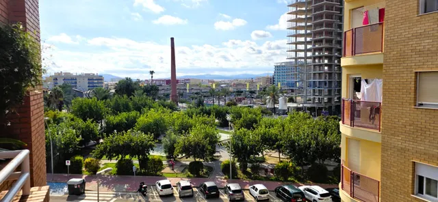 AMPLIO PISO DE CUATRO DORMITORIOS CON VISTAS A LA PLAZA DE T