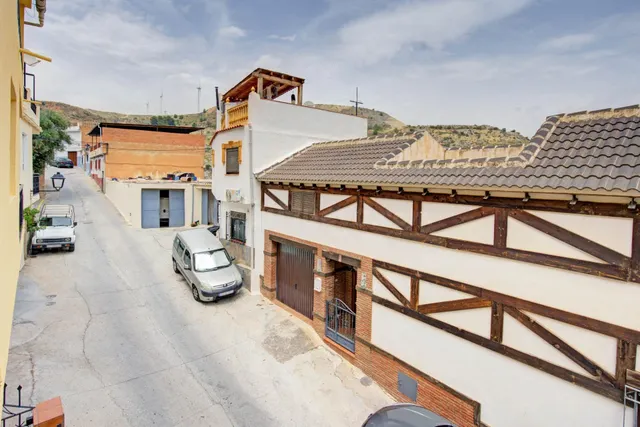 GRAN CASA CON 3 PISOS INDEPENDIENTES, GRAN COCHERA Y HUERTO  - foto 5