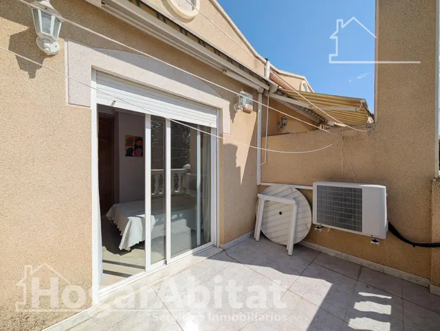 ¡LA GRAN PLAYA! ADOSADO EN RESIDENCIAL, LUMINOSO CON GARAJE, TERRAZA Y PISCINA — 24