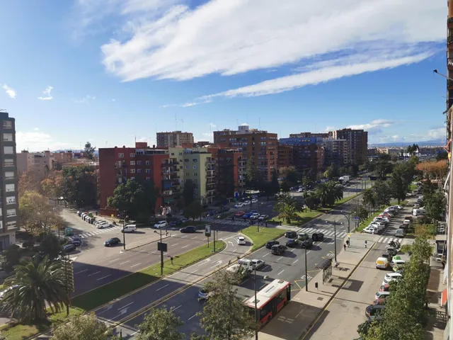 Excelente piso de 4 habitaciones y 2 baños con terraza en Avenida del Cid — 9