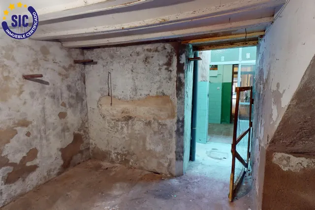 Casa de planta baja y dos alturas en el centro de Castellón, zona Tascas, junto a Fadrell, Borrull ideal para restauración o para vivienda. — 10