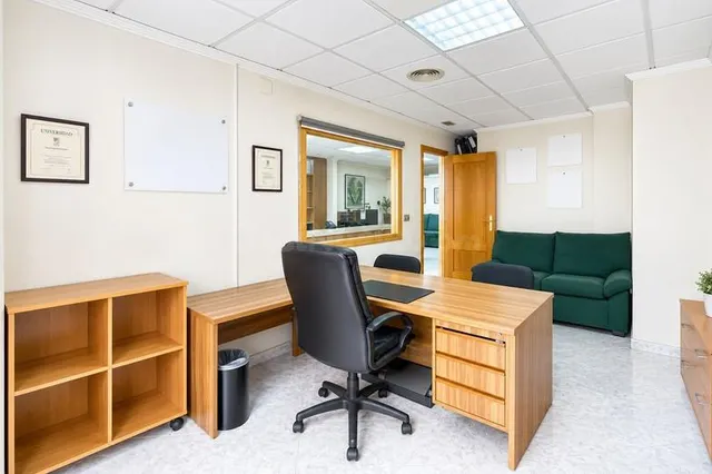 Entresuelo para oficina en pleno centro de Orihuela – 90 m2 - foto 4