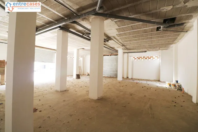 LOCAL COMERCIAL DIÁFANO A 200 METROS DE LA PLAYA — 7