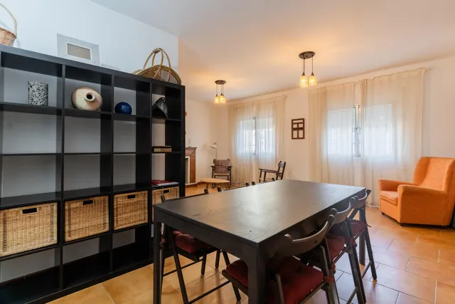 CASA CON AMPLIO JARDÍN EN CANTARRANAS — 25