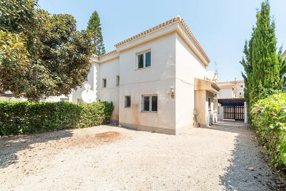 Chalet Pareado en Playa Flamenca