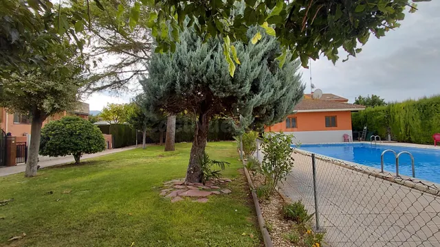 ADOSADO EN VENTA EN EL GREC – VILLENA