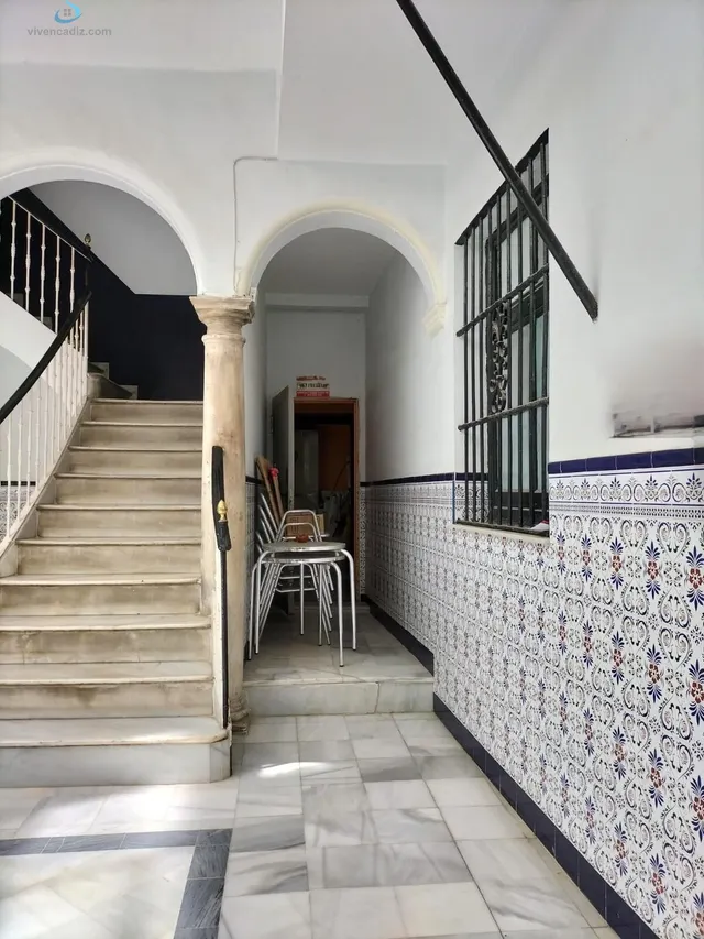 MAGNIFICO LOCAL COMERCIAL EN PLENO CENTRO — 7
