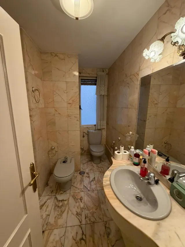 Piso 5 habitaciones 152m² en venta - Avda. de la Constitucion — 20