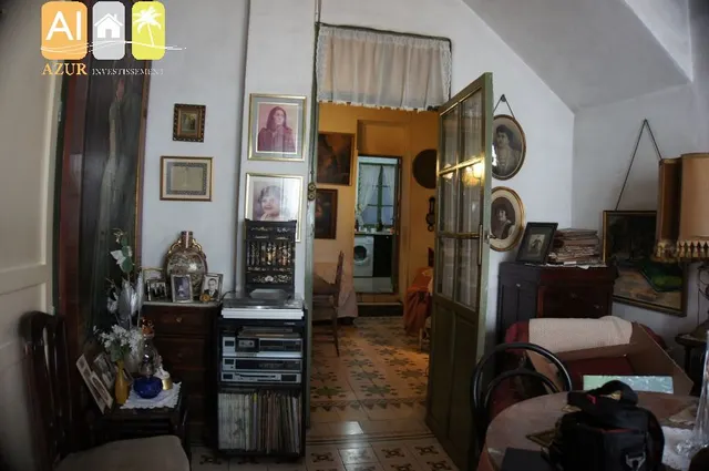 Tres casas independientes — 9