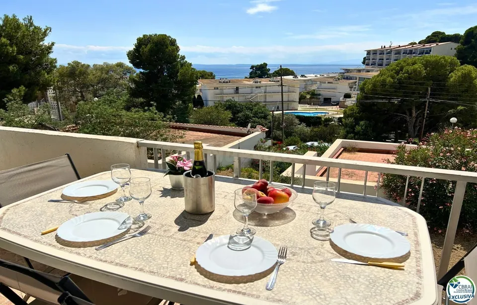 Exclusivo apartamento de 2 habitaciones en la prestigiosa zona Almadraba ? Roses