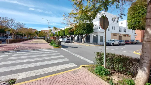 Amplio Local Comercial en venta El Ejido - foto 2