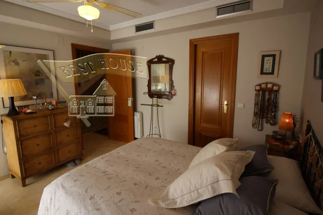 EXCLUSIVO CHALET ESQUINERO EN LA PATACONA — 23