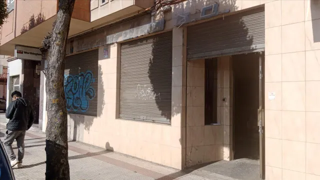 LOCAL COMERCIAL EN  AVENIDA ANTIBIOTICOS — 2