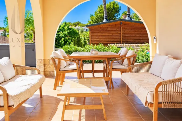 VILLA MEDITERRÁNEA CON GRAN PARCELA, PISCINA Y ESPACIO PARA TODA LA FAMILIA ☀️ — 8