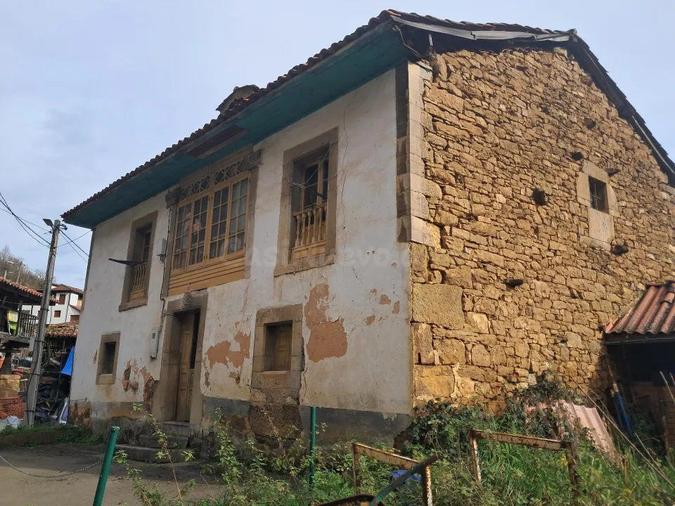 CASA DE PIEDRA EN ZONA RURAL