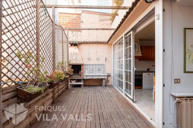 Casa con garaje para 5 coches, 2 terrazas y amplios espacios familiares — 17