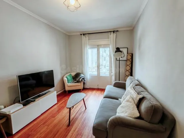 Espectacular vivienda reformada en plaza Portugal - foto 2