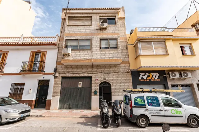 AMPLIO PISO EN LA ZONA DE GAMARRA — 38