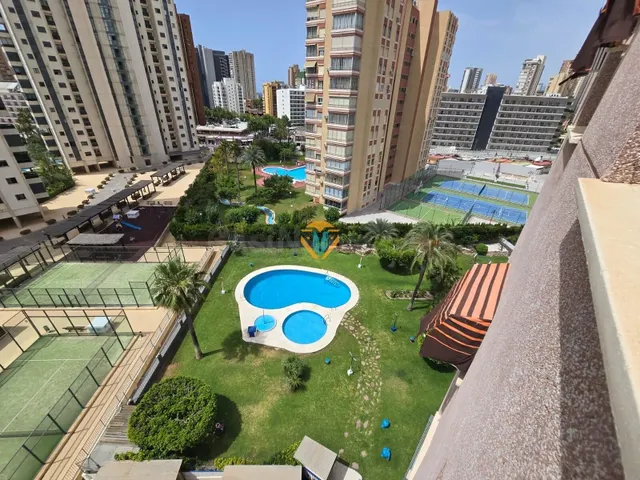 APARTAMENTO CON PARKING Y PISCINA CERCA DE PLAYA LEVANTE! — 2