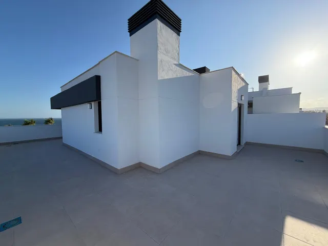 Atico con vistas despejadas al Mar en zona Playa Marina 300 m del Mar — 25