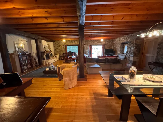 Exclusivo Chalet Reformado en Barrika con Vistas al Mar y Amplias Instalaciones — 35