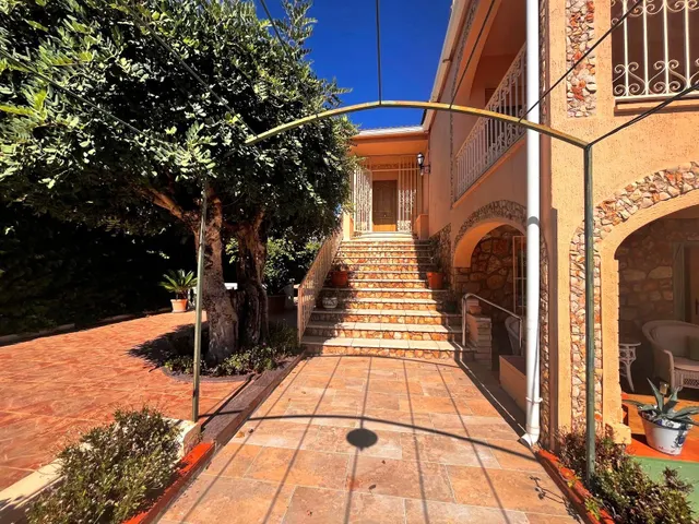 MAGNIFICO CHALET INDEPENDIENTE CON APARTAMENTO DE INVITADOS, PISCINA PRIVADA, GARAJE, BARBACOA, BUENAS VISTAS Y MUCHO MAS — 9