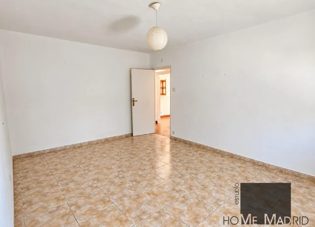 ESTUDIO HOME MADRID OFRECE piso de 109 m2, situado en tercera planta exterior, en el barrio de Peñagrande. — 12