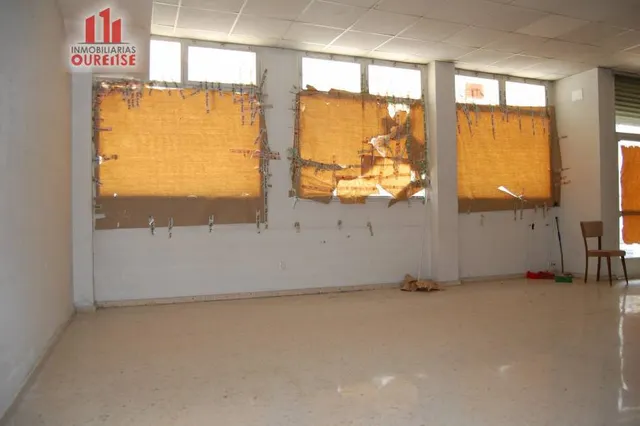 AMPLIO LOCAL COMERCIAL EN EL VEINTIUNO — 2