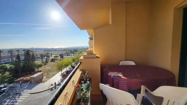 Amplio apartamento de tres dormitorios con vistas panorámicas en Nueva Alcántara. — 20
