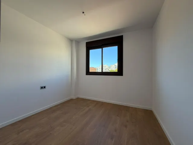 Tu nuevo hogar a estrenar en el Centre de Sabadell: 2 habitaciones, 2 baños, balcón, parking y trastero incluidos — 11