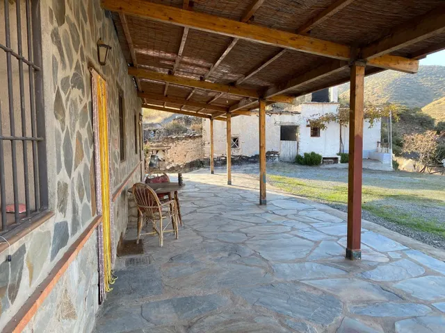 SE ALQUILA CASA EN PLENA SIERRA NEVADA ,TEMPORADA CORTA Y LA